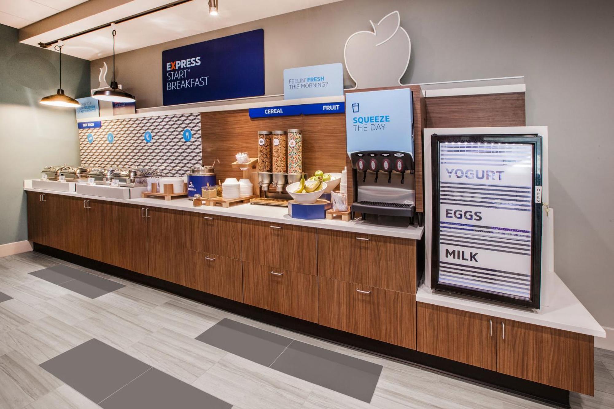 Holiday Inn Express & Suites - Toronto Airport South By Ihg Exterior foto